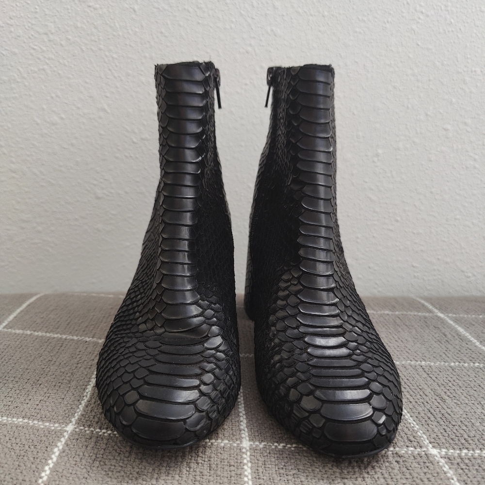 Steve Madden Gibbs Booties - Picture 5 of 11